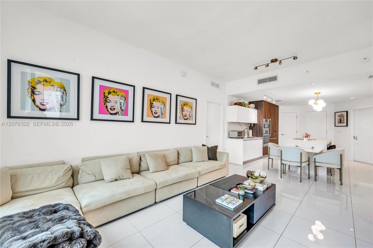 851 NE 1st Ave , Unit 2408, Miami, FL 33132 Photo