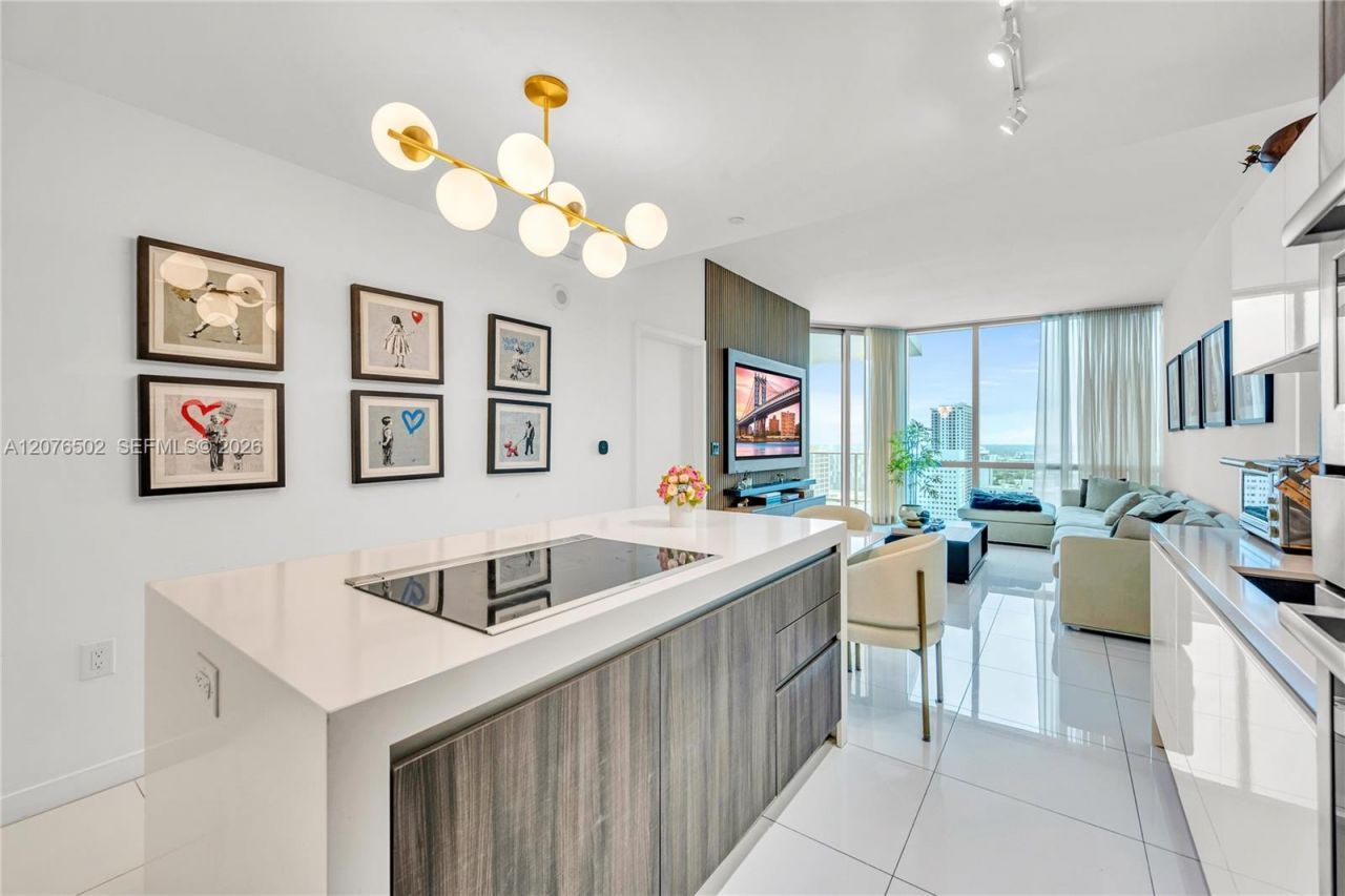 851 NE 1st Ave , Unit 2408, Miami, FL 33132 Photo