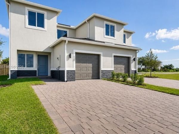 847 SE 18th St , Homestead, FL 33034