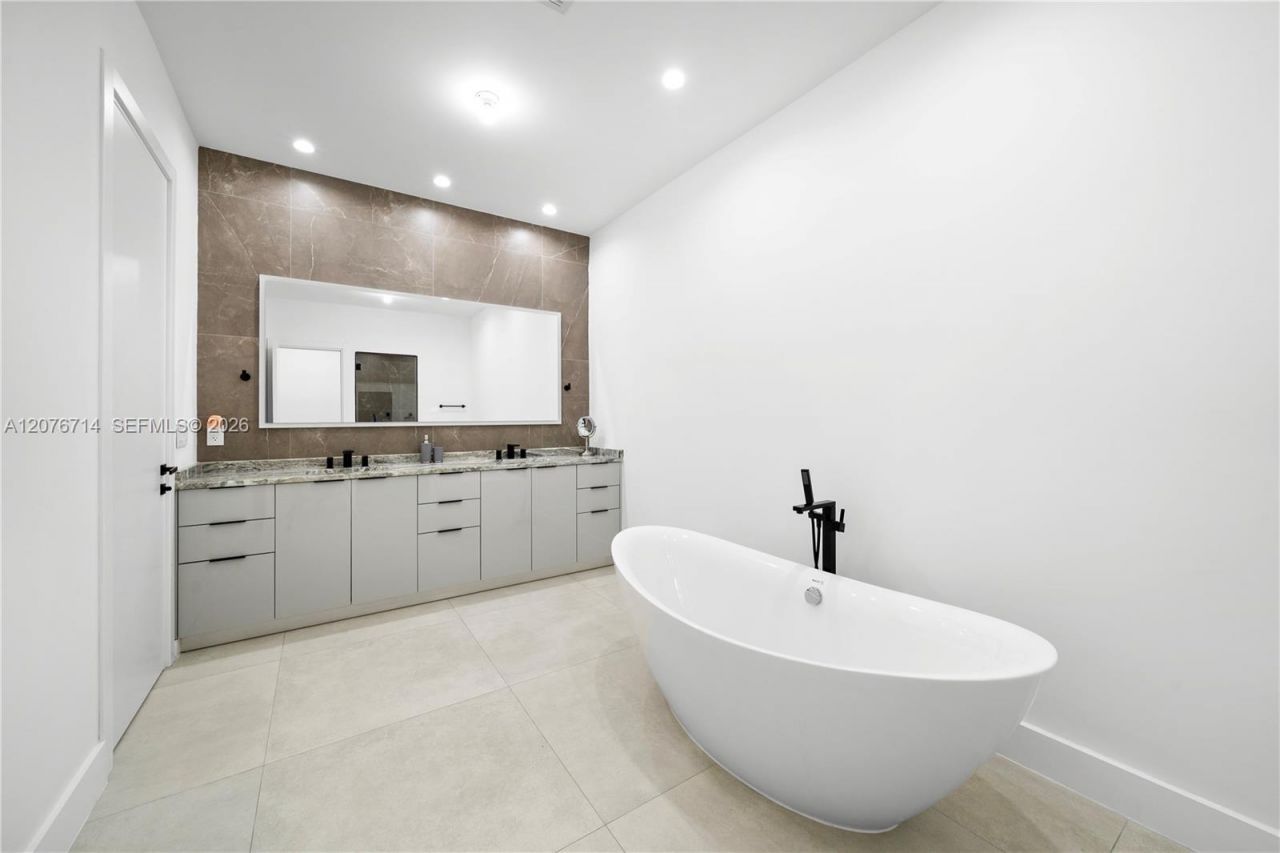 1629 NE 4th Pl, Fort Lauderdale, FL 33301 Photo