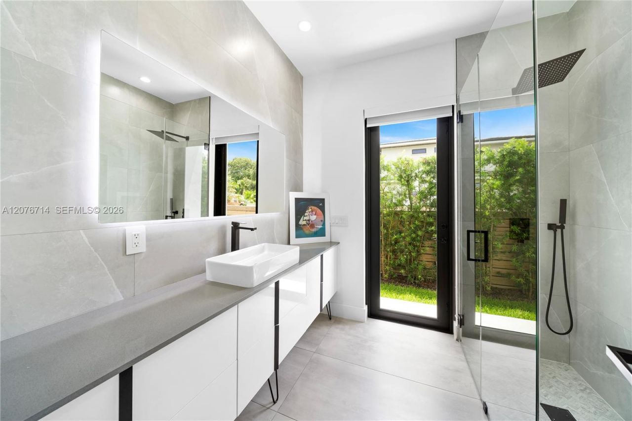 1629 NE 4th Pl, Fort Lauderdale, FL 33301 Photo