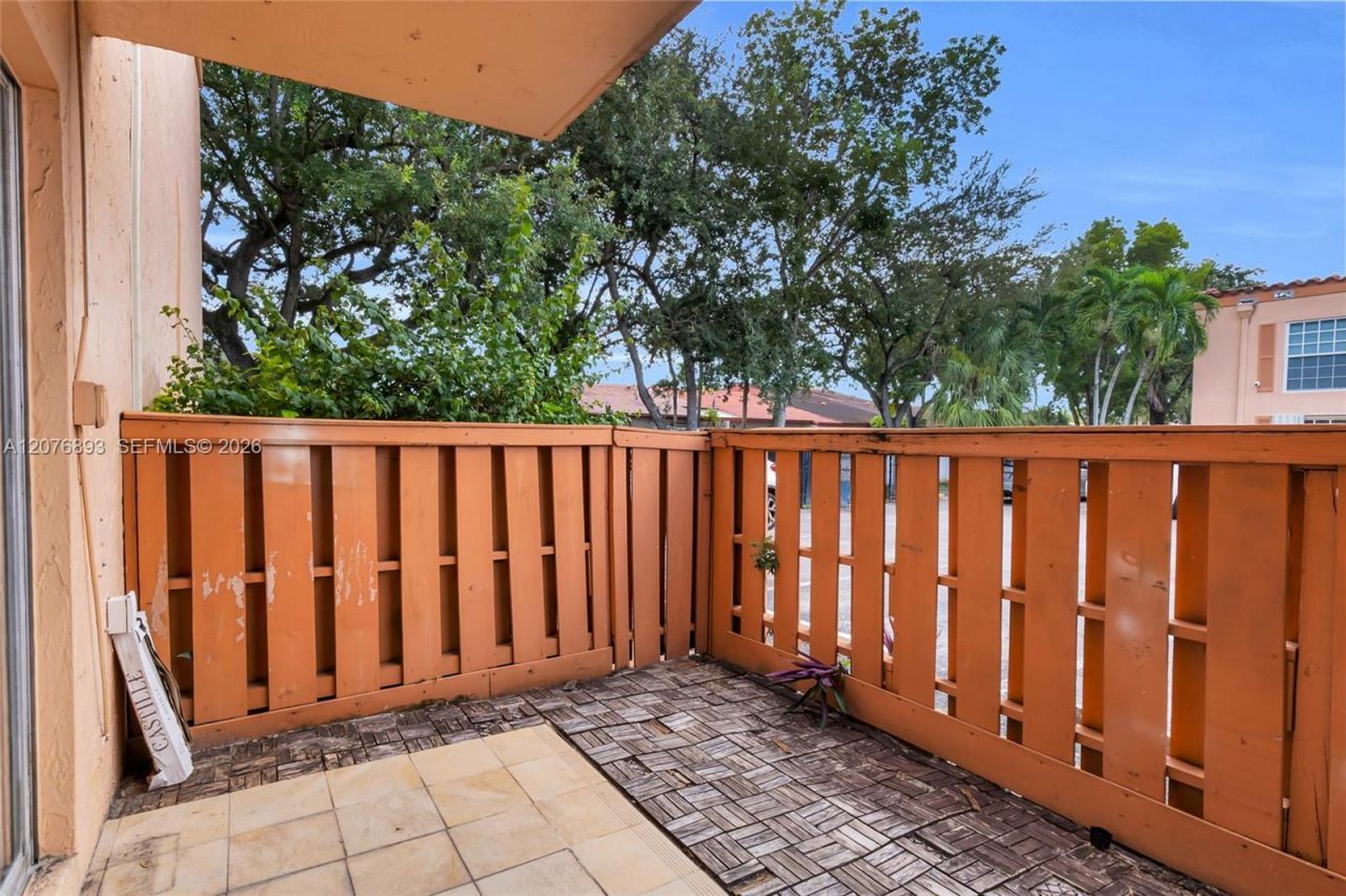 7100 Fairway Dr , Unit K11, Miami Lakes, FL 33014 Photo