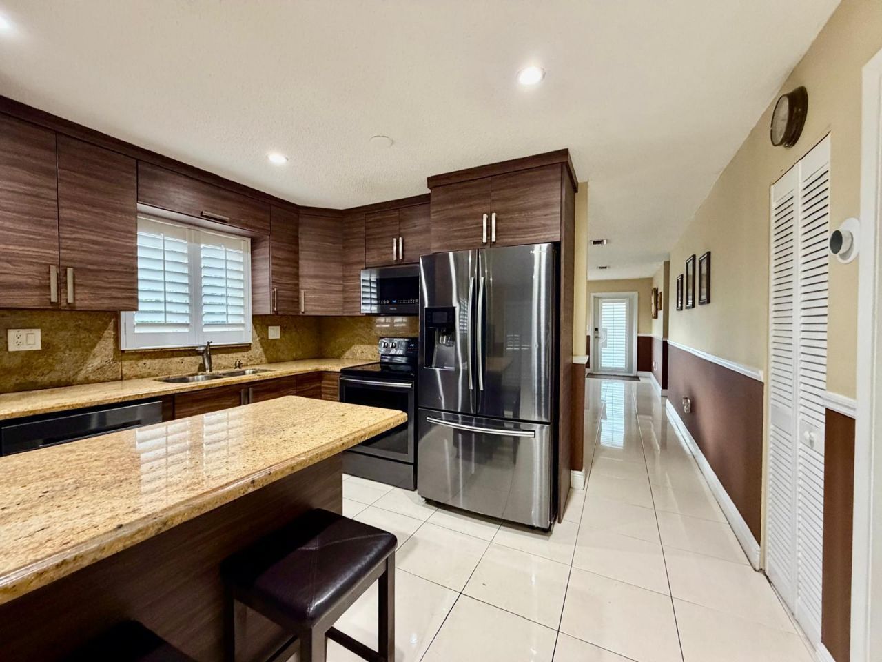 1092 W 32nd Street, Hialeah, FL 33012 Photo