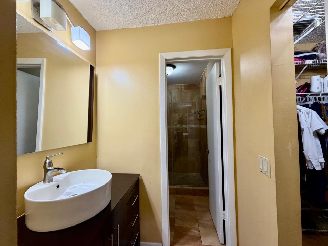 1092 W 32nd Street, Hialeah, FL 33012 Photo