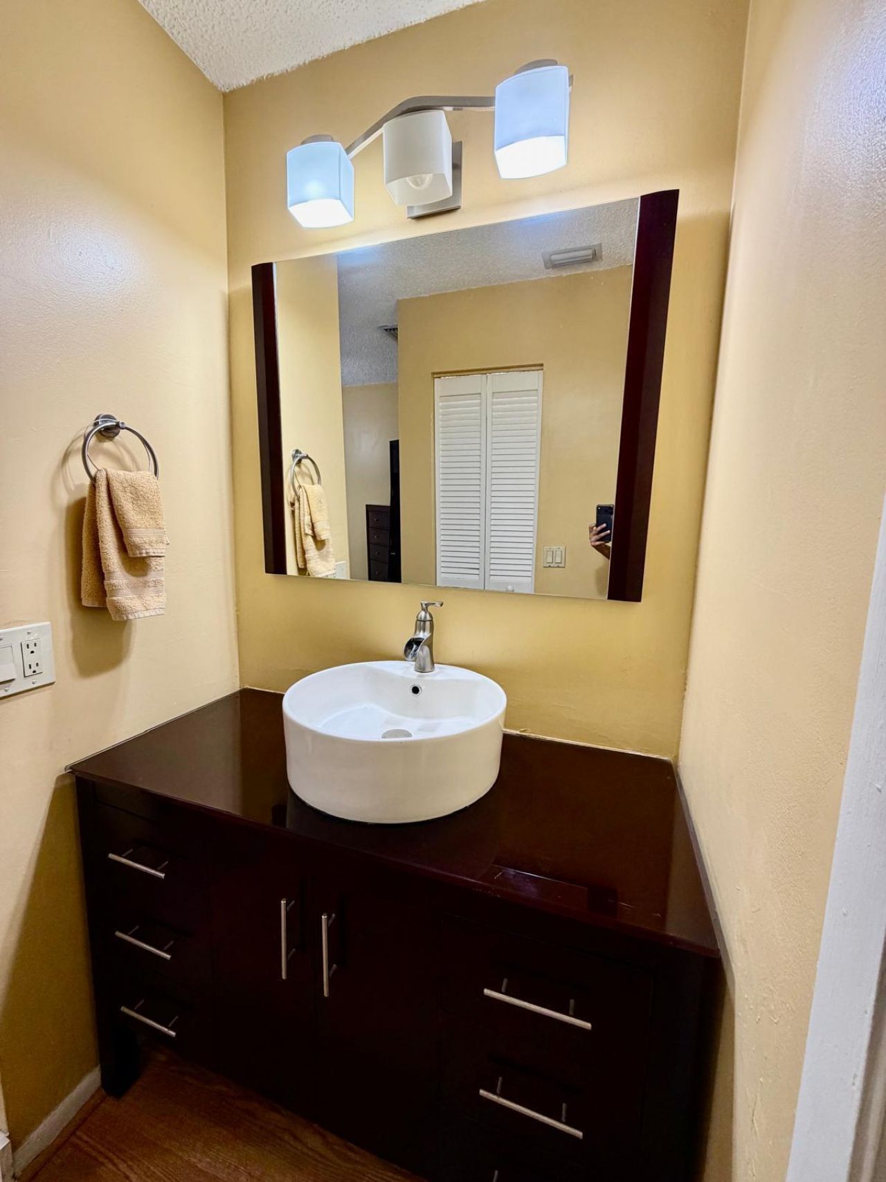 1092 W 32nd Street, Hialeah, FL 33012 Photo