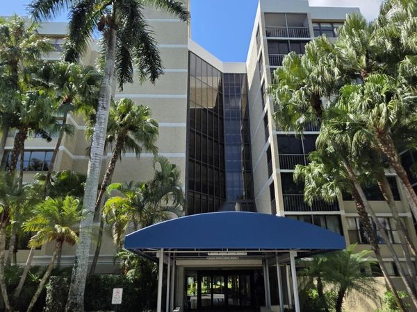 16300 Golf Club Road, Weston, FL 33326