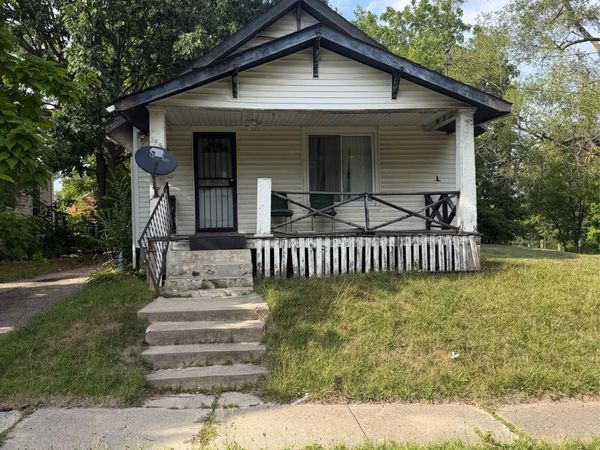 353 E Van Wagoner Avenue, Flint, Mi 48505