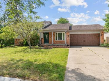 3757 Oxley Drive, Troy, Mi 48083