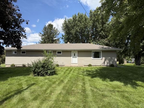 606 W Main Street , Sublette, IL 61367