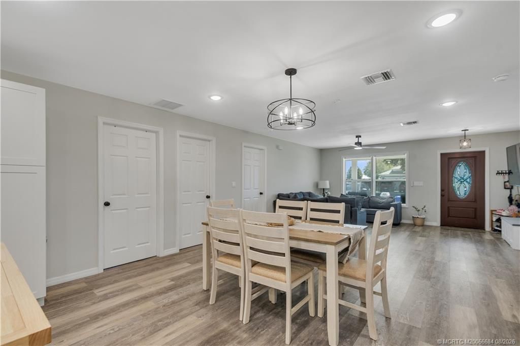 8255 105th Court, Vero Beach, FL 32967 Photo