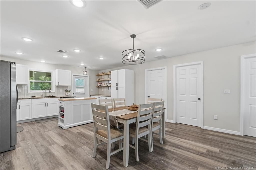 8255 105th Court, Vero Beach, FL 32967 Photo