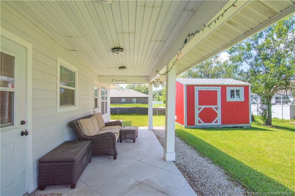 8255 105th Court, Vero Beach, FL 32967 Photo