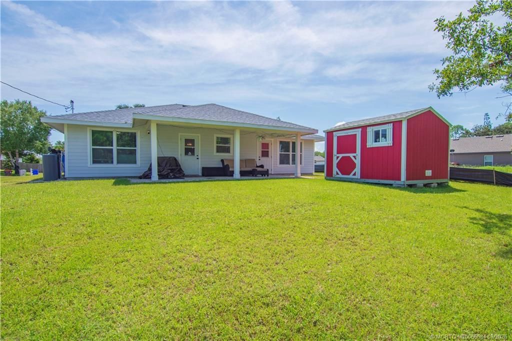8255 105th Court, Vero Beach, FL 32967 Photo