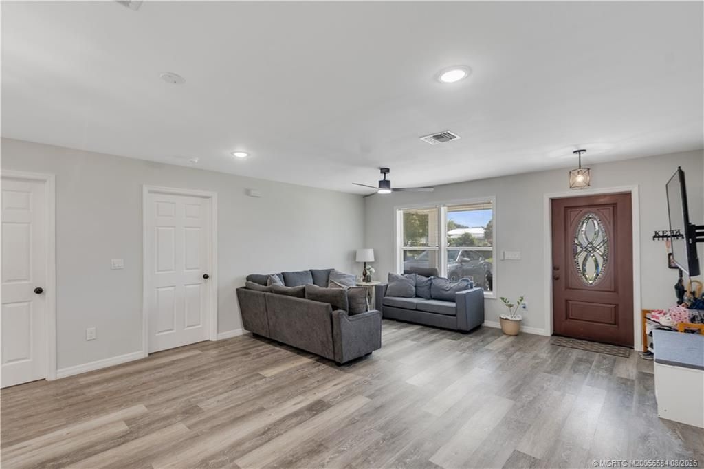 8255 105th Court, Vero Beach, FL 32967 Photo