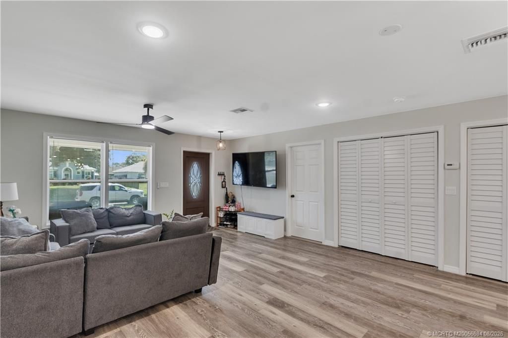 8255 105th Court, Vero Beach, FL 32967 Photo