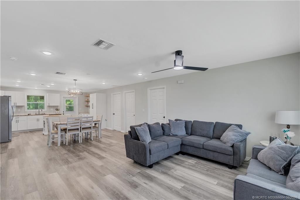8255 105th Court, Vero Beach, FL 32967 Photo