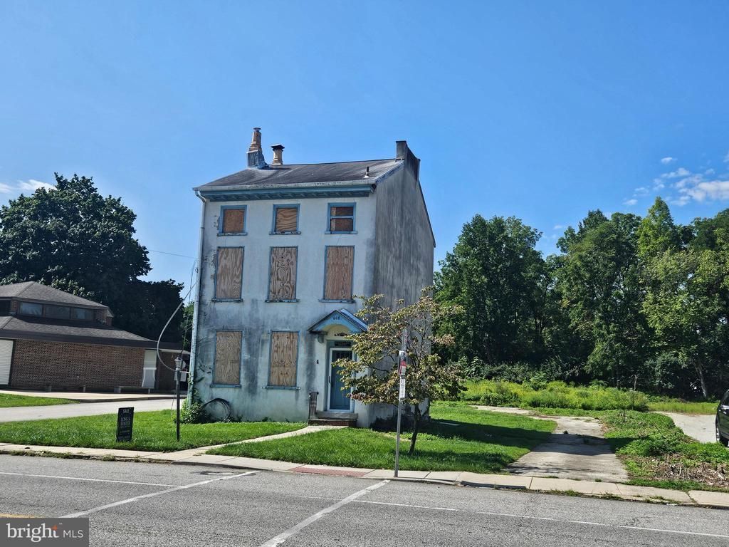 608 GERMANTOWN PIKE , LAFAYETTE HILL, PA 19444