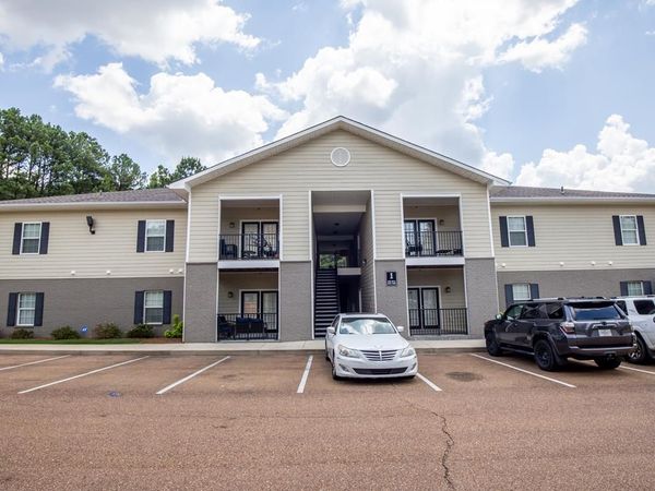 1101 Molly Barr Rd #103, Oxford, MS 38655