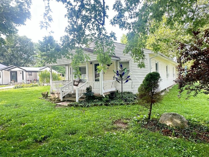 5715 Chestnut Hills Road NE, Newark, OH 43055 Photo 2