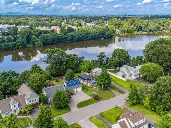 162 Arcadia Blvd, Springfield, MA 01118