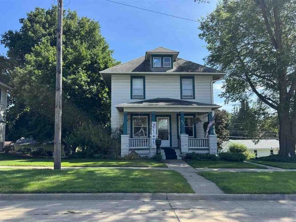 621 W Jefferson St., Washington, IA 52353