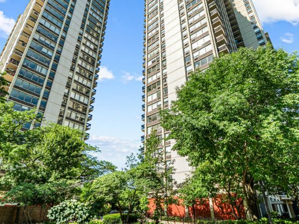 1360 N Sandburg Terrace , Unit 2603C, Chicago, IL 60610