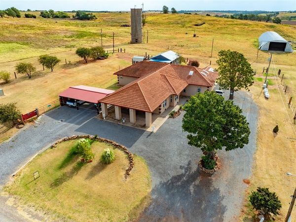 16115 County Street 2610, Binger, OK 73009