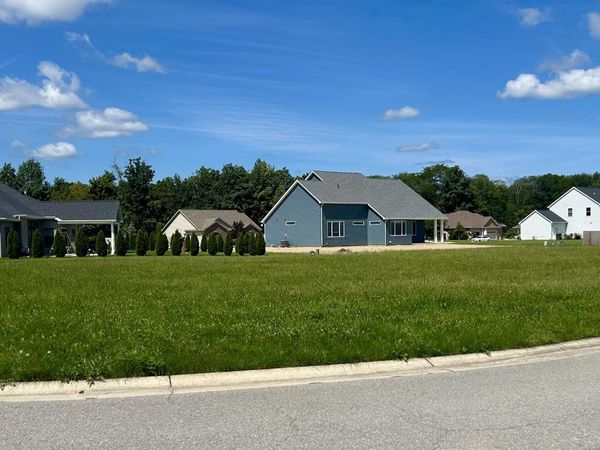 Maumee Lane , Antwerp, OH 45813