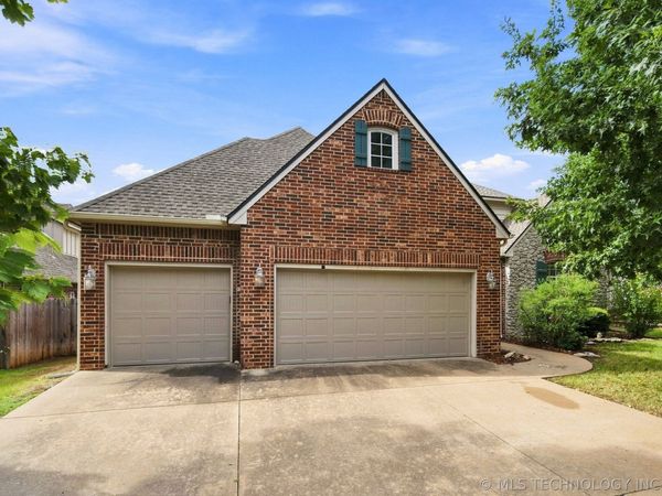 8752 E 102nd Street , Tulsa, OK 74133