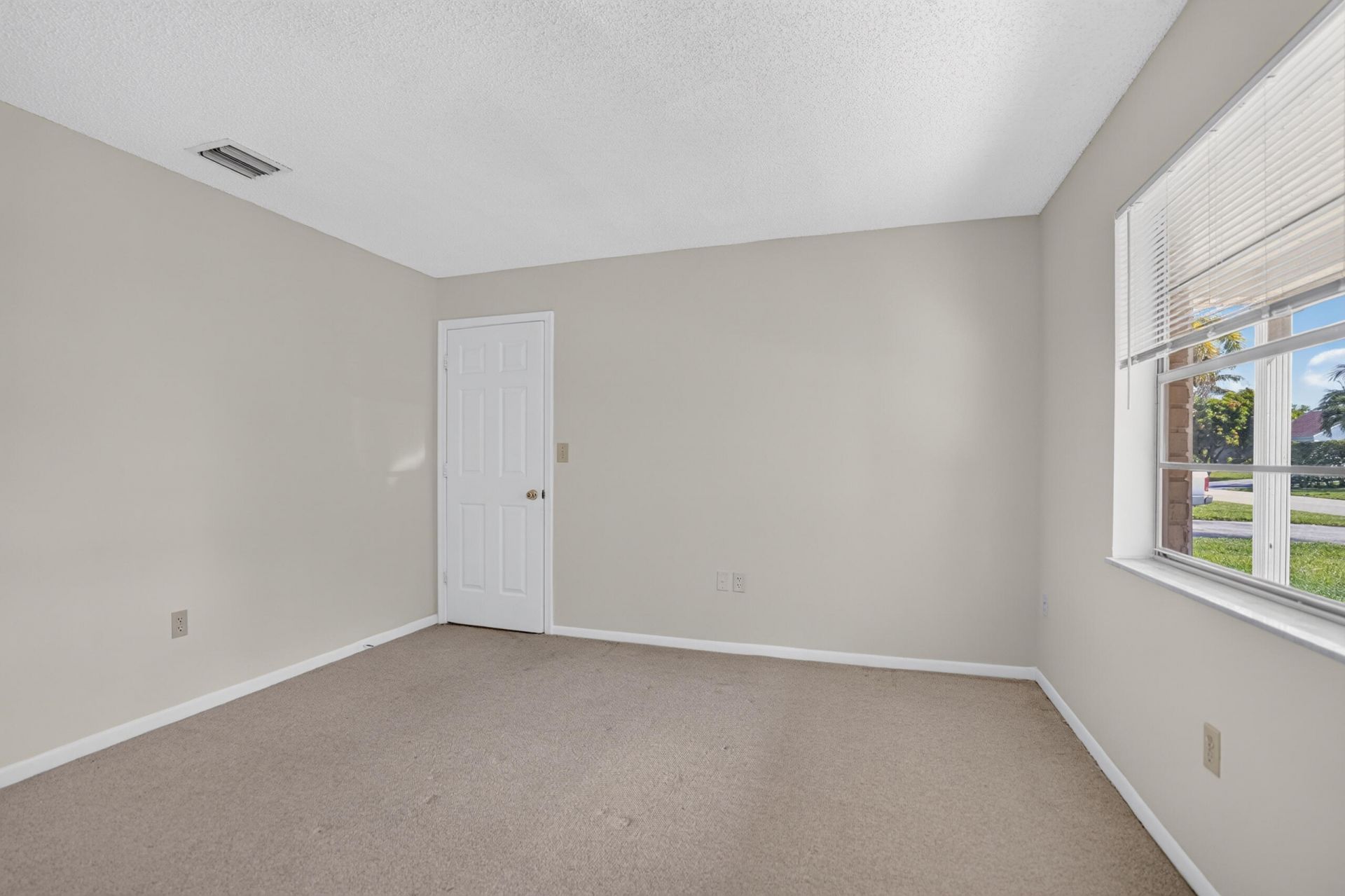 702 Place Tavant, Delray Beach, FL 33445 Photo