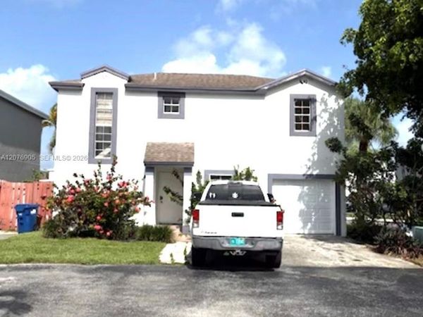 14732 SW 90th Ter , Miami, FL 33196