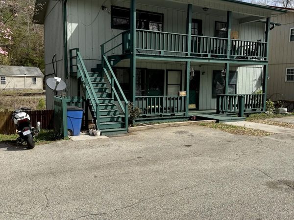 44 Tapoco Road, Robbinsville, NC 28771