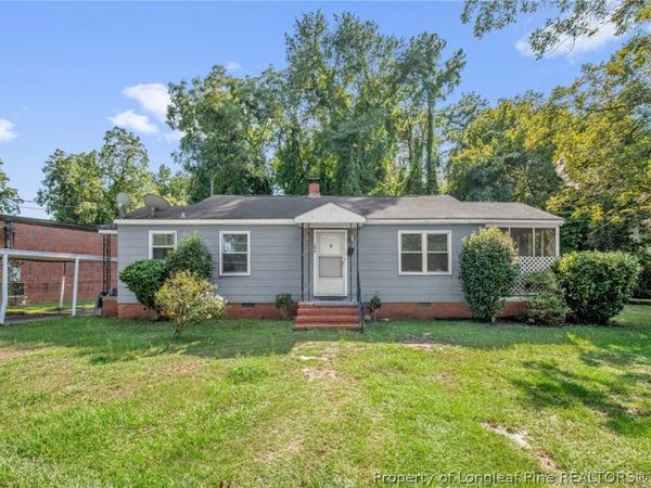 104 E Cottingham Street, Maxton, NC 28364