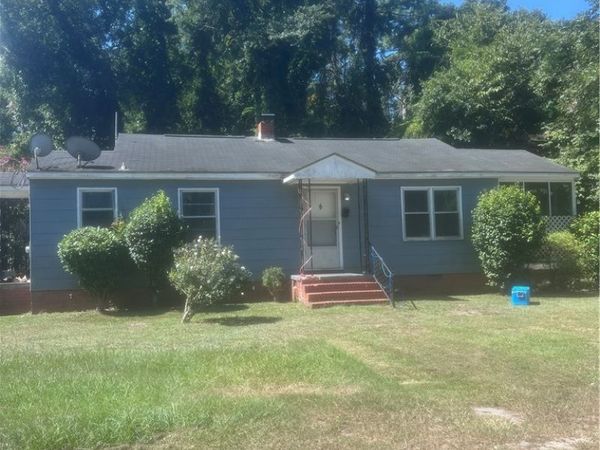 104 E Cottingham Street, Maxton, NC 28364
