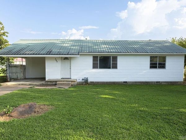 206 E Spring Street, Ola, AR 72853