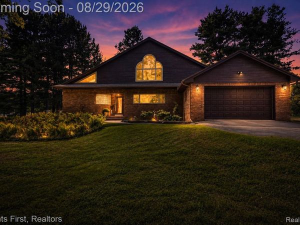 9022 Kingston Court, Hamburg Township, Mi 48169