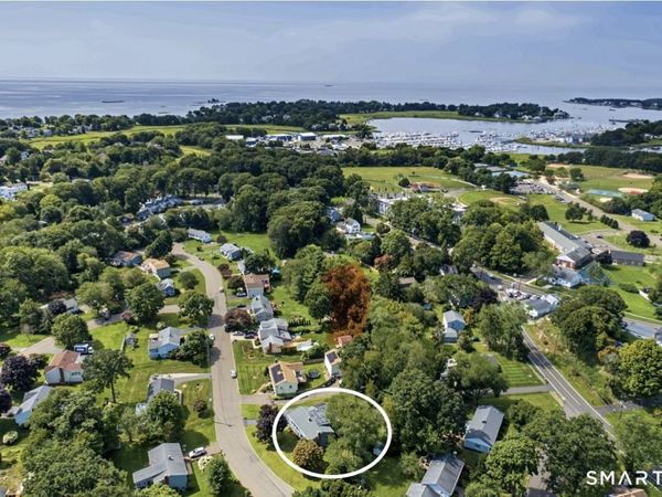 11 Woodside, Branford, CT 06405