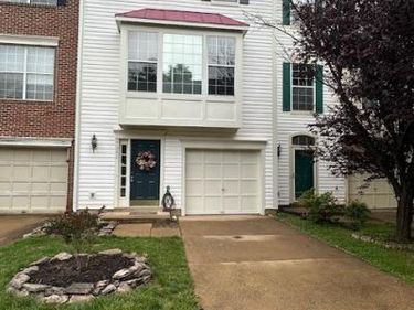 21942 THOMPSON SQUARE , STERLING, VA 20166