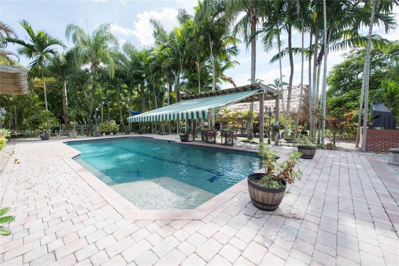 15720 SW 258th St , Homestead, FL 33031 Photo