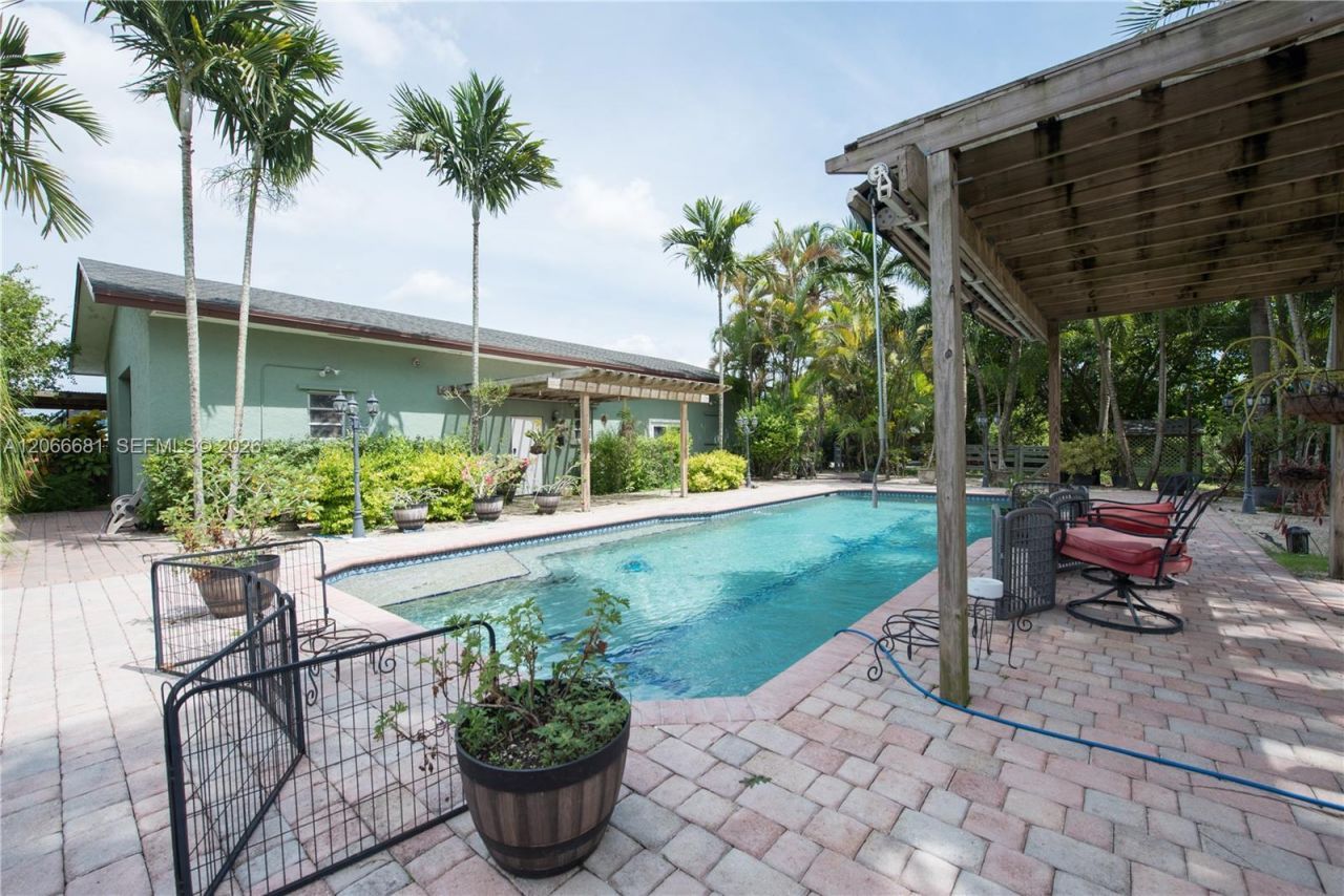 15720 SW 258th St, Homestead, FL 33031 Photo