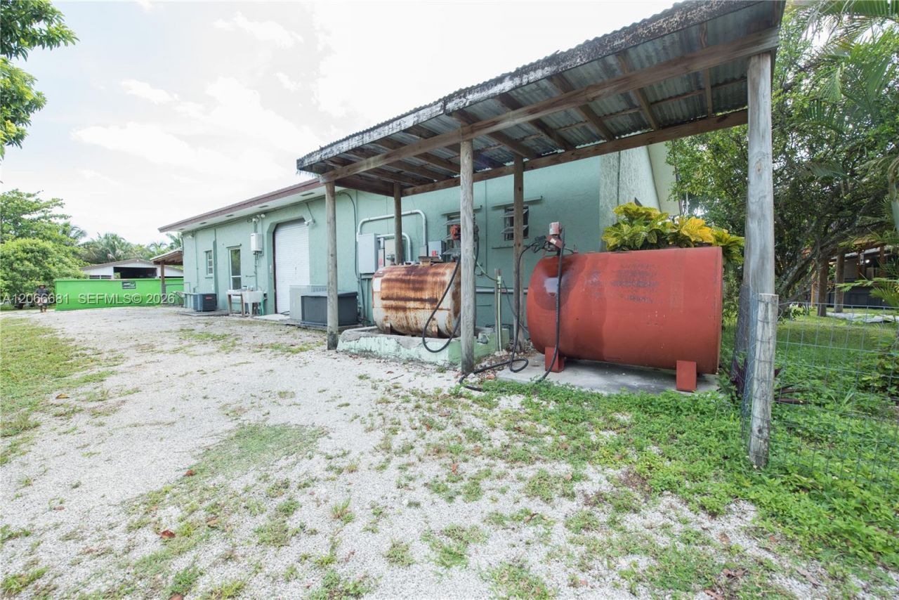 15720 SW 258th St , Homestead, FL 33031 Photo