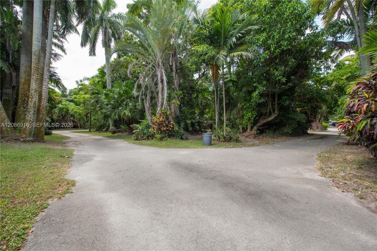 14000 SW 216th St, Miami, FL 33170 Photo