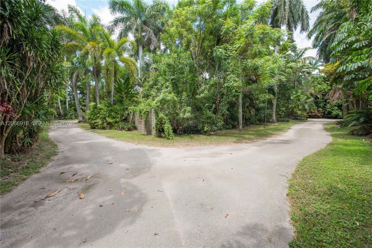 14000 SW 216th St, Miami, FL 33170 Photo