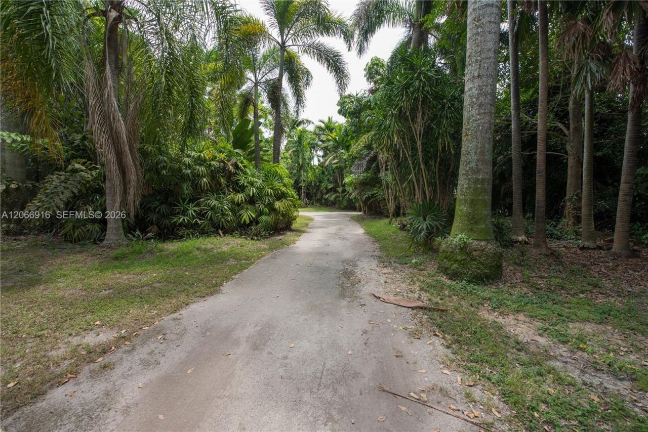 14000 SW 216th St, Miami, FL 33170 Photo