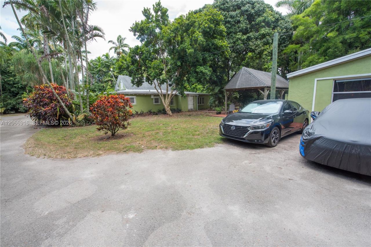 14000 SW 216th St, Miami, FL 33170 Photo