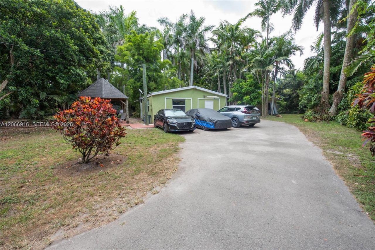 14000 SW 216th St, Miami, FL 33170 Photo