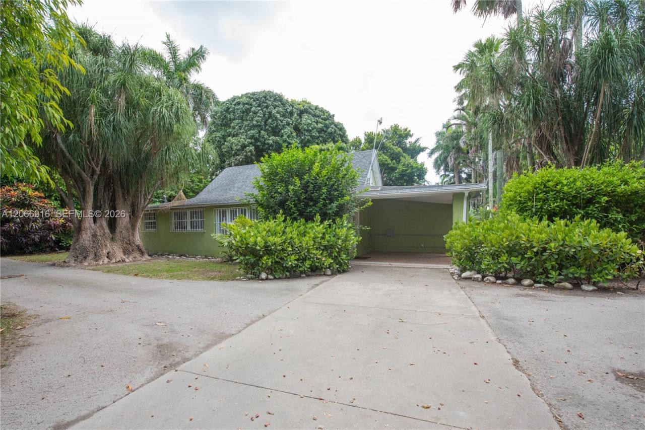 14000 SW 216th St, Miami, FL 33170 Photo
