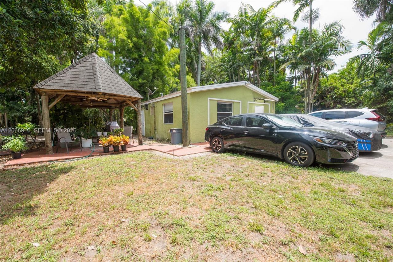 14000 SW 216th St, Miami, FL 33170 Photo