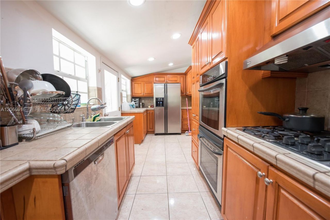 14000 SW 216th St, Miami, FL 33170 Photo