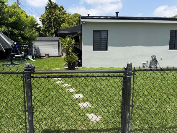 7300 S Waterway Dr , Miami, FL 33155